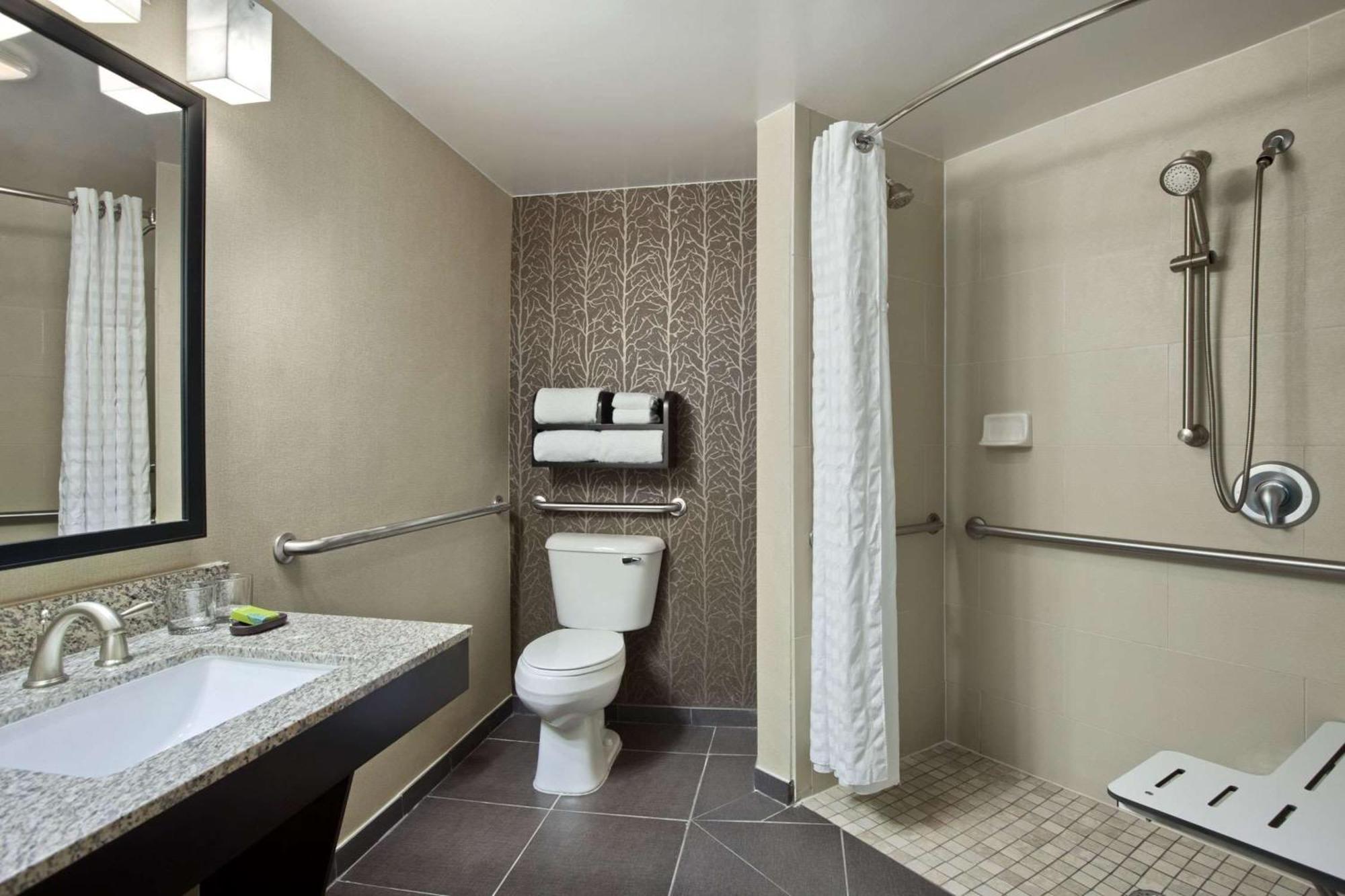 Embassy Suites By Hilton St Louis Airport Bridgeton Eksteriør bilde