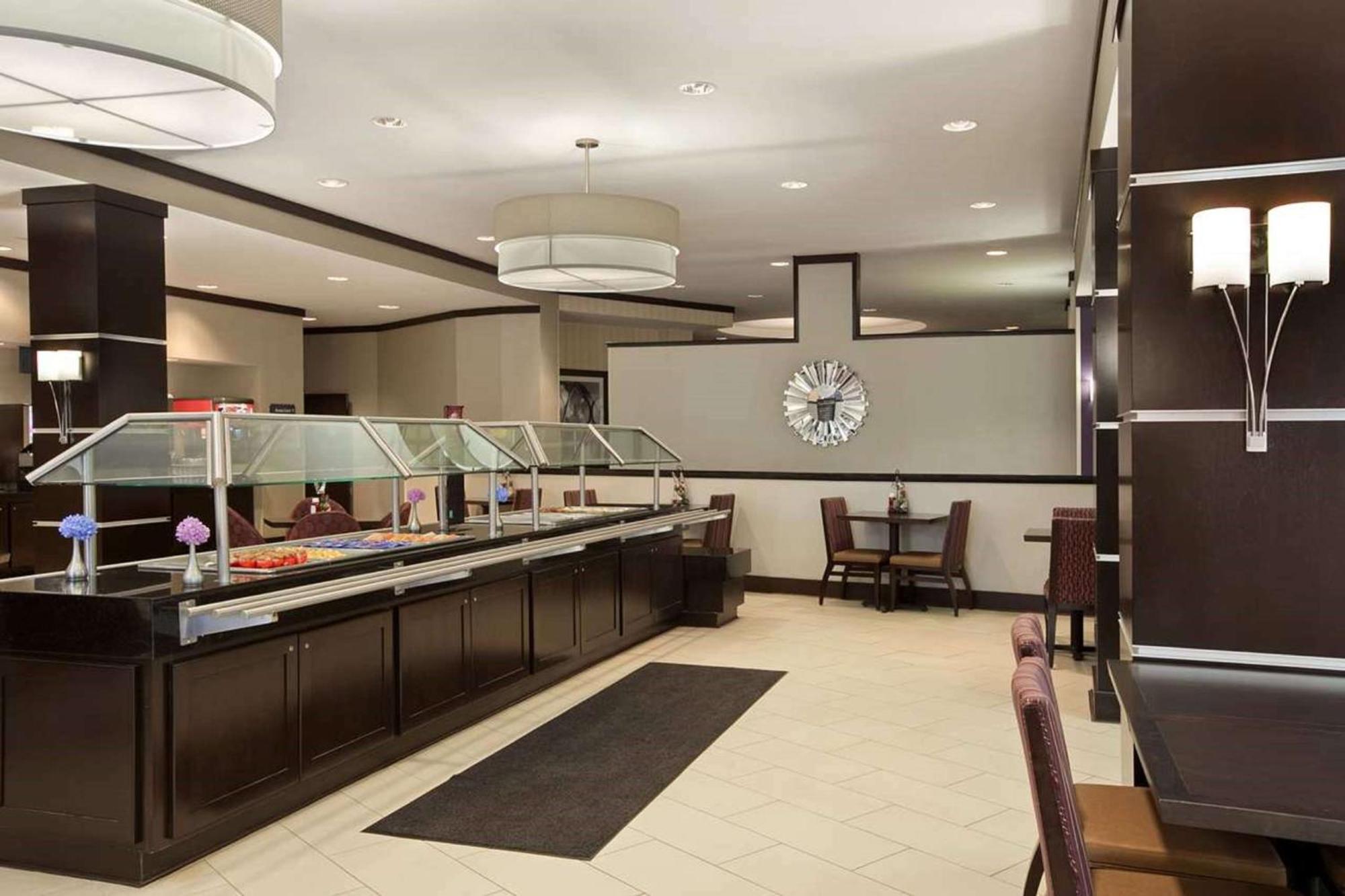 Embassy Suites By Hilton St Louis Airport Bridgeton Eksteriør bilde
