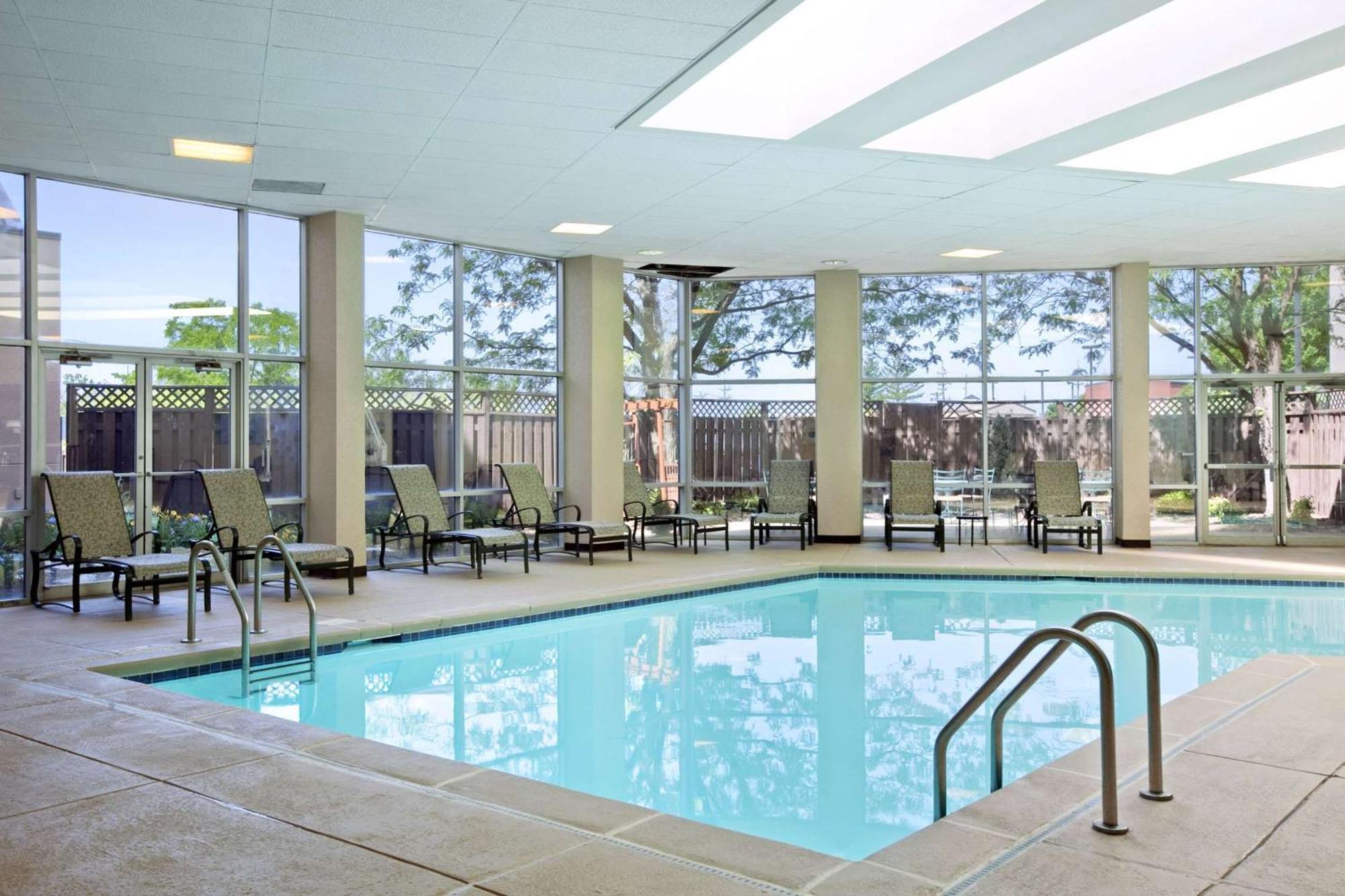 Embassy Suites By Hilton St Louis Airport Bridgeton Eksteriør bilde