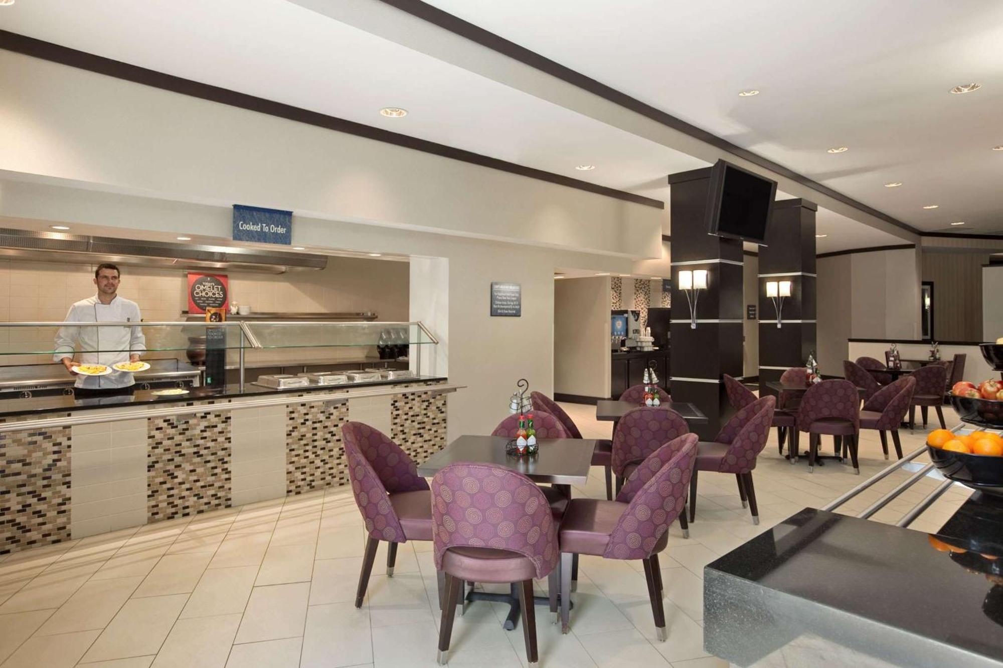 Embassy Suites By Hilton St Louis Airport Bridgeton Eksteriør bilde